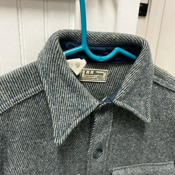 Vintage Men’s Medium Blue Wool Button Down Shirt - Picture 4 of 11